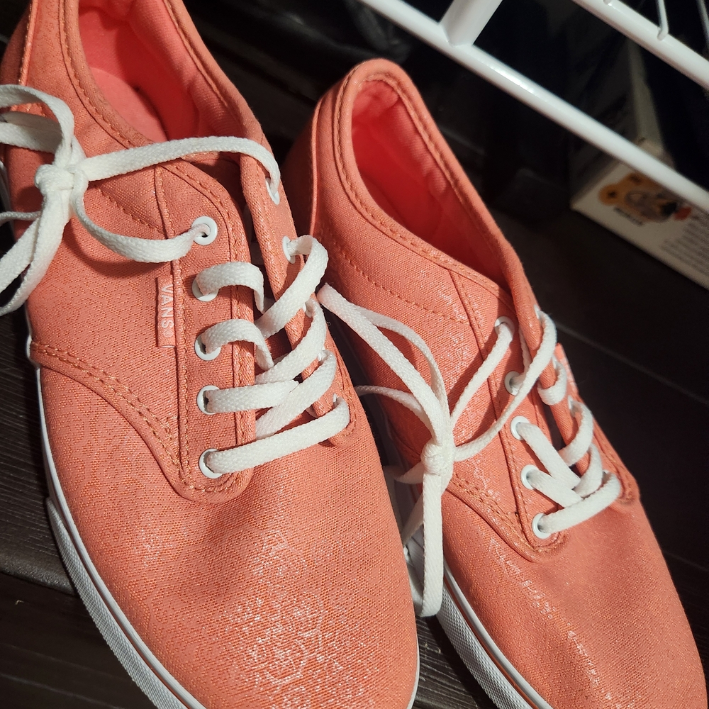 Vans Women's Peach Lace-Up Sneakers